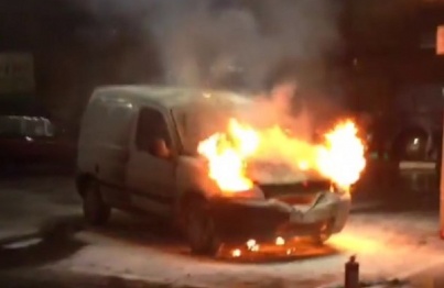 В Воронеже сгорел автомобиль Peugeot