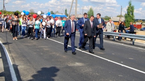 В Бутурлиновке открыли мост через Осередь