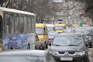 Воронежцев пригласили к участию в опросе о проблемах транспорта в городе