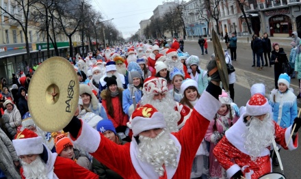 В Воронеже на время парада Дедов Морозов перекроют площадь Ленина и Плехановскую
