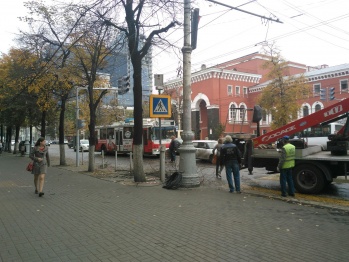 В Воронеже у пешеходного перехода на проспекте Революции появился светофор