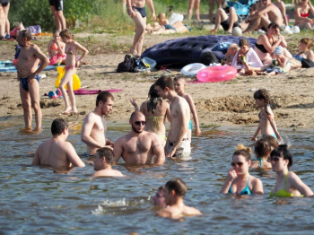 Спасателей возмутили дети, оставленные без присмотра на воронежском пляже 