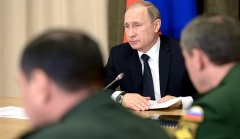 Владимир Путин разрешил призывникам проходить альтернативную службу на оборонных заводах.