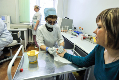 Воронежцам подарят ленточки с цветами триколора за донорство крови