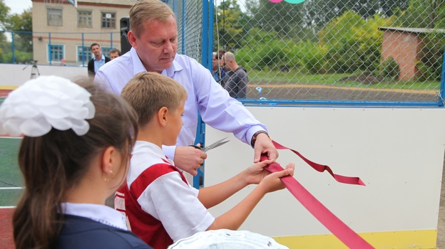 В поселке Луки Острогожского района открыли многофункциональную спортивную площадку