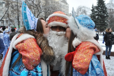 Дед-барабанщик и Мороз из Конго. 7 ярких персонажей новогоднего парада в Воронеже