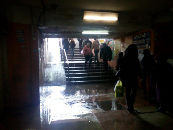Мэрия прокомментировала ситуацию с «дождем» в подземном переходе у Цирка в Воронеже