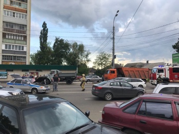 В Воронеже машина Росгвардии столкнулась с Volkswagen Golf