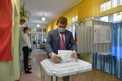 Спикер Воронежской облдумы проголосовал на региональных выборах