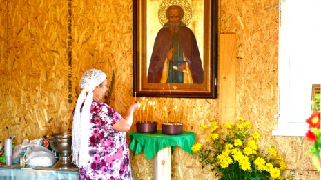 Семилукскому храму подарили икону с частицей мощей Сергея Радонежского