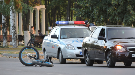 В Борисоглебске 19-летний водитель легковушки сбил девушку на велосипеде