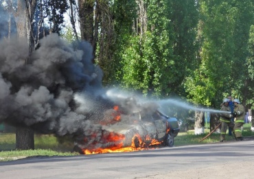 Китайская машина загорелась во время угона в Воронеже