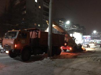 Воронежские коммунальщики привлекли 46 самосвалов для ночной уборки города