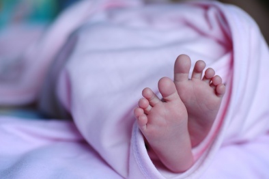 Медики рассказали о состоянии найденной в поле в Воронежской области новорожденной