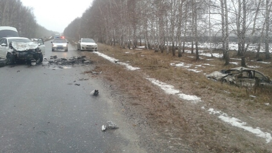Под Воронежем двадцатилетний  шофёр  «Шевроле» умер  при встречном столкновении