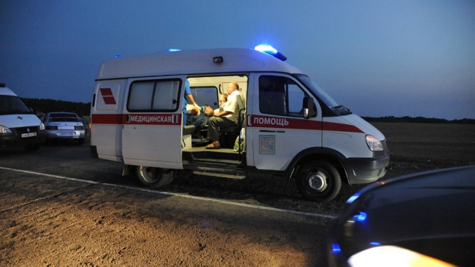 Три Лада Priora столкнулись под Воронежем: умер шофёр, семь пострадавших