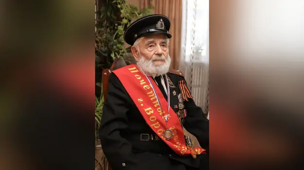 Губернатор Воронежской области поздравил ветерана Ивана Осадчука со 108-летием
