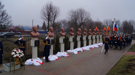 Аллея Героев Советского Союза и Соцтруда появилась в Хохольском районе