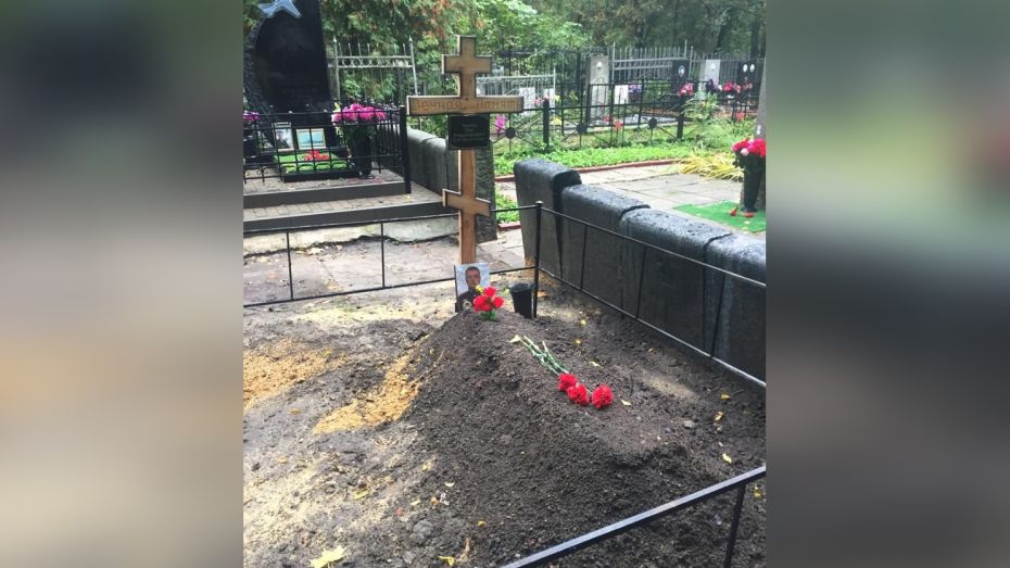 В Воронеже загорелась могила летчика Олега Червова, погибшего в ходе спецоперации
