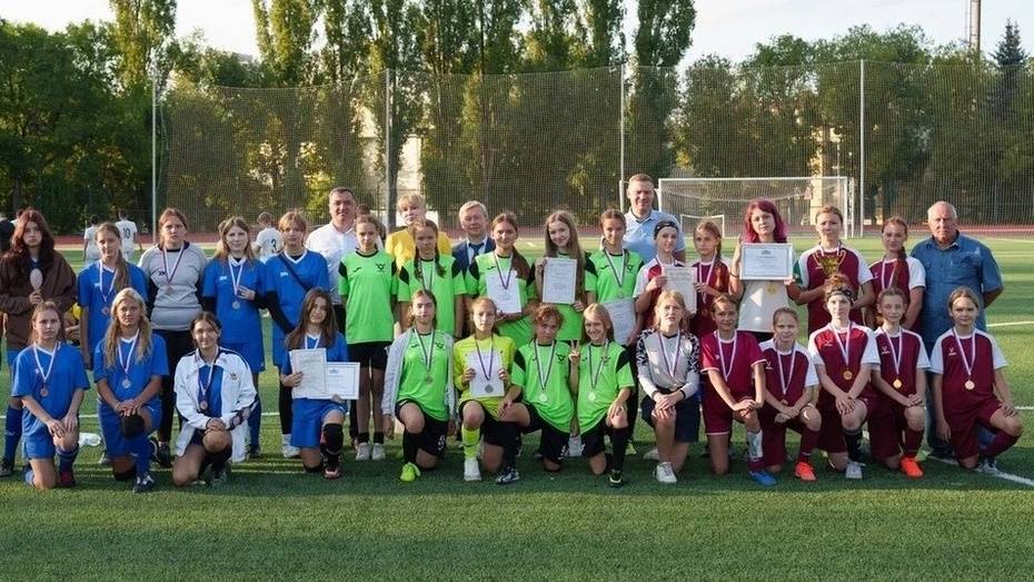 Хохольские спортсменки выиграли «серебро» на областном фестивале детского дворового футбола
