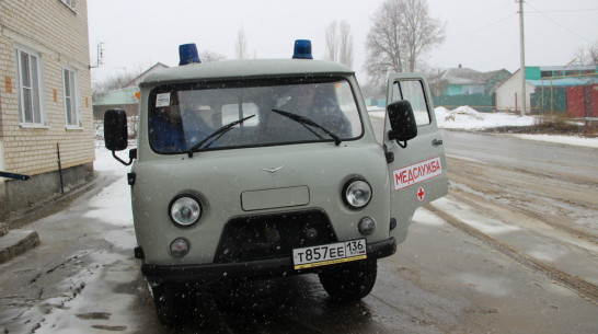 Подгоренская районная больница получила новый автомобиль скорой помощи