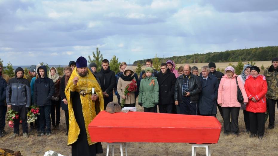 В Верхнемамонском районе перезахоронили останки 5 советских воинов