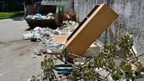 В Семилукском районе коммунальщики выставляли потребителям счета за невывезенный мусор