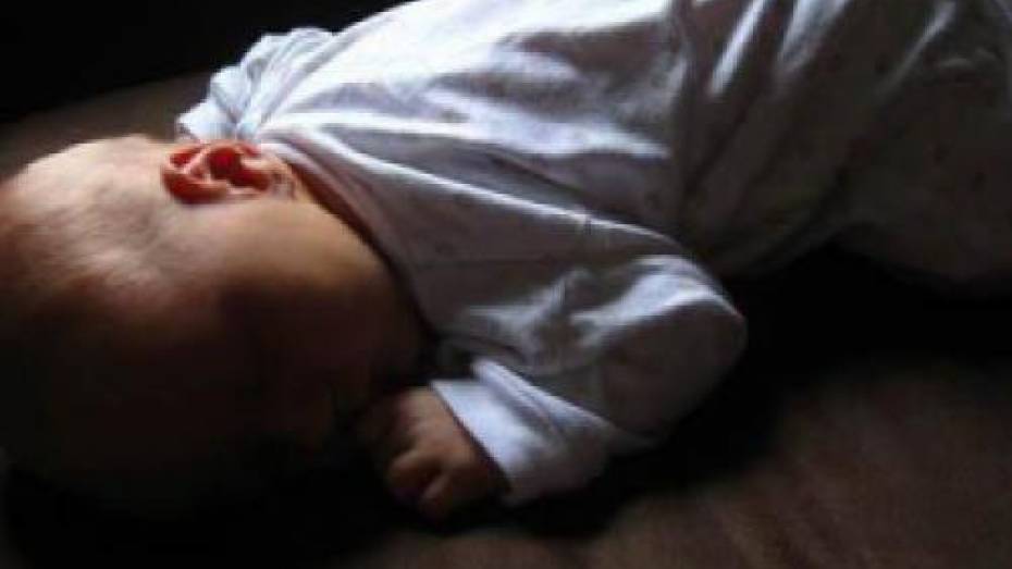В Новохоперском районе родители избили семимесячного малыша 