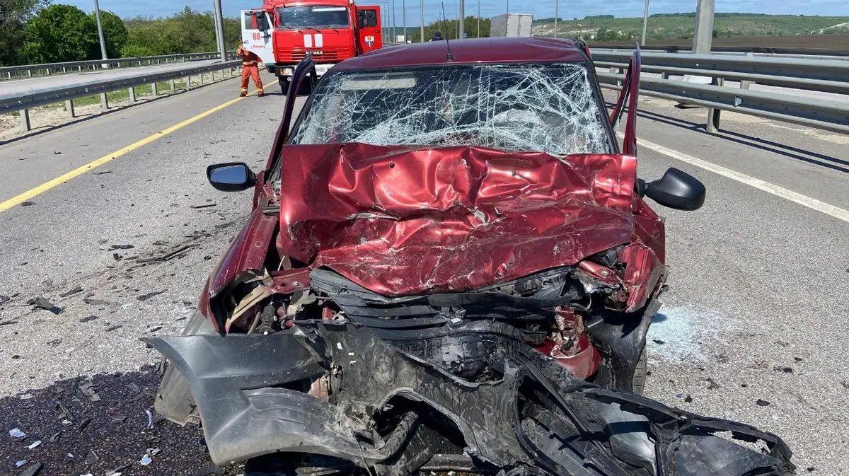 Два человека погибли в страшном ДТП на трассе в Воронежской области