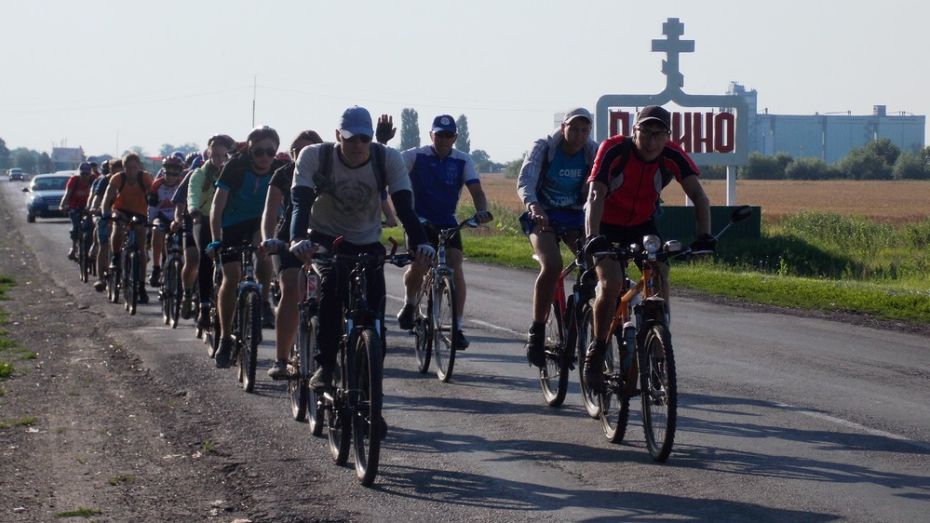 Панинцы встретили участников велопробега Урюпинск-Тула