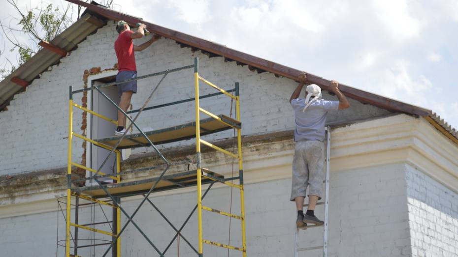 В Березовской школе Подгоренского района заменили протекающую крышу