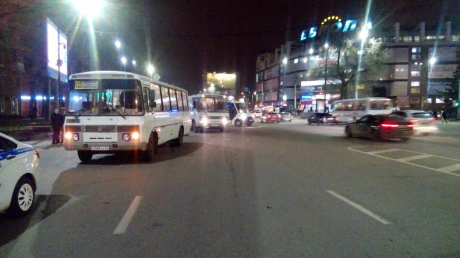 В Воронеже автобус сбил школьника