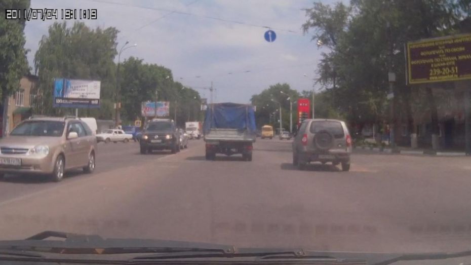 В сети появилось видео ДТП с велосипедисткой на пешеходном переходе в Воронеже