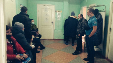 Врачи из Воронежа провели прием в больнице ЛНР