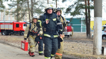 Воронежские пожарные эвакуировали 23 человека из больницы №8