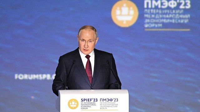 Владимир Путин предложил выплачивать детские пособия независимо от доходов  семьи