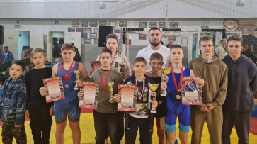 Россошанские борцы привезли 5 медалей с межрегионального турнира