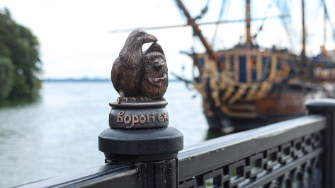 Скульптура «Ворон и еж» появится на Адмиралтейской площади в Воронеже