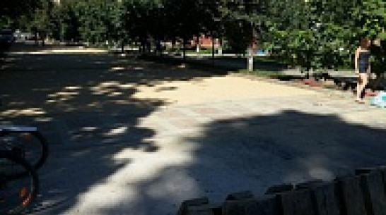 В Воронеже улицу Карла Маркса перекрыли автоматические столбы