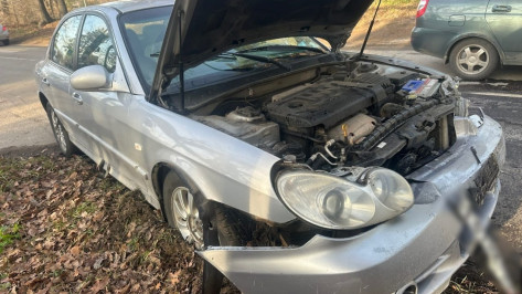 В Воронеже «Лада Приора» врезалась в Hyundai Sonata: пострадали 4 человека