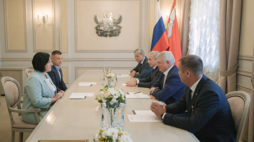 Воронежское правительство совместно с фондом «Своих не бросаем» передало в зону СВО более 300 тонн гуманитарного груза