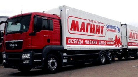На границе Липецкой и Воронежской областей неизвестные на ходу разграбили фуру торговой сети «Магнит»