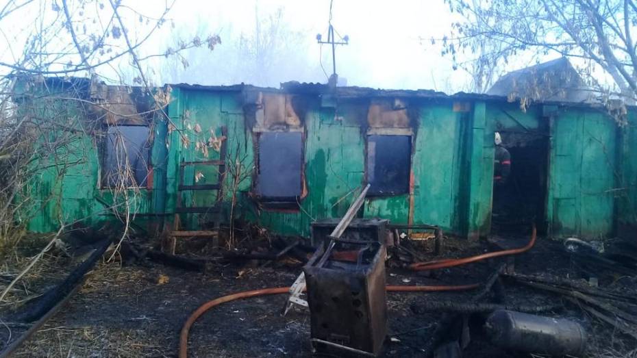 В частном доме в Воронежской области заживо сгорели 2 мужчины