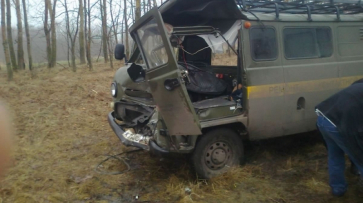 В Воронежской области отлетевшие колеса «КАМАЗа» травмировали водителя легковушки