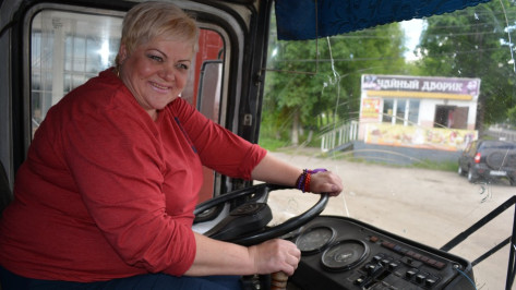 В нижнедевицкий автопарк приняли на работу женщину-водителя
