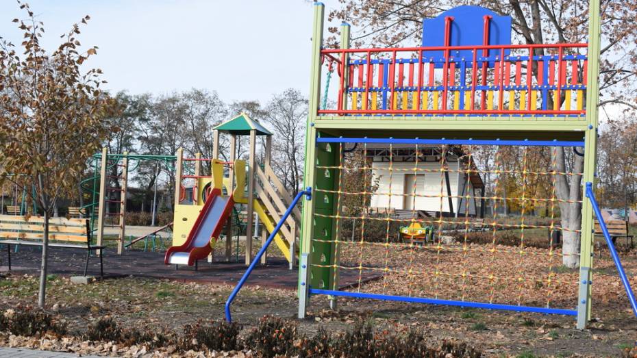 Новое оборудование появилось на детских площадках подгоренских сел Сергеевка и Кулешовка