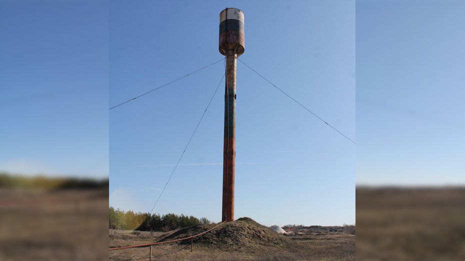 В хохольском селе Оськино отремонтировали водонапорную башню