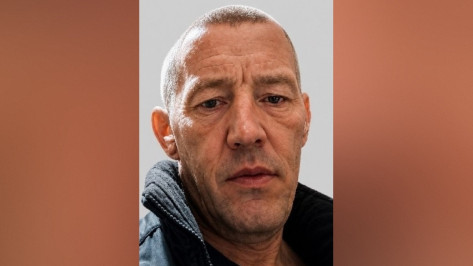 В Воронеже пропал 46-летний мужчина с татуировками на кистях рук