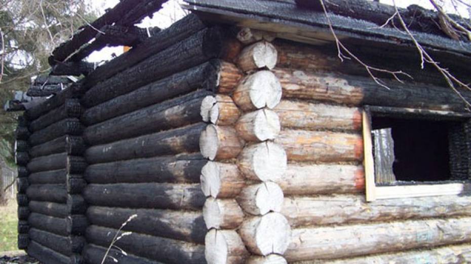 У жительницы Богучарского района по невыясненной причине сгорела баня