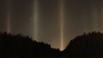 В небе над Воронежской областью заметили световые столбы